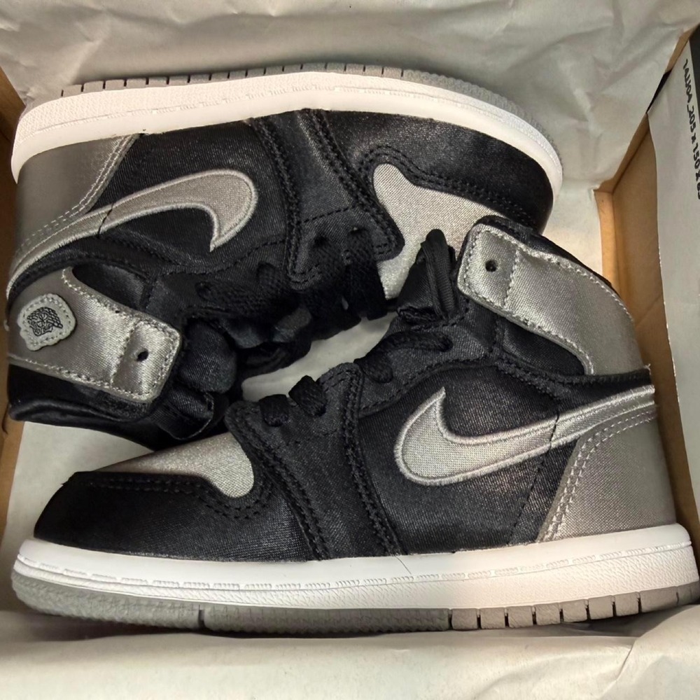 Jordan 1 Retro High OG (TD) Black/Medium Gray-White Size US 8C brand new in box